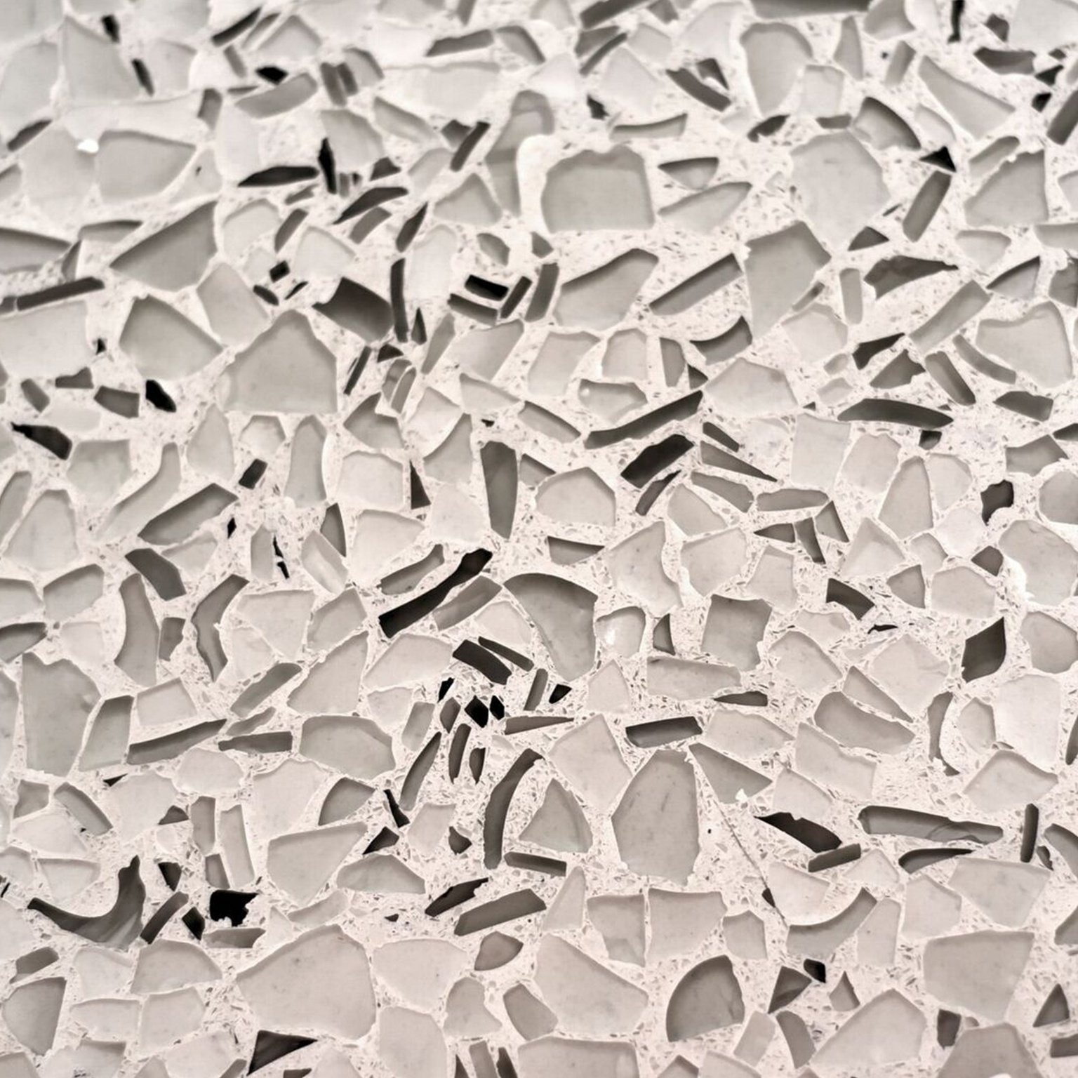 martini-flint-recycled-glass-countertop