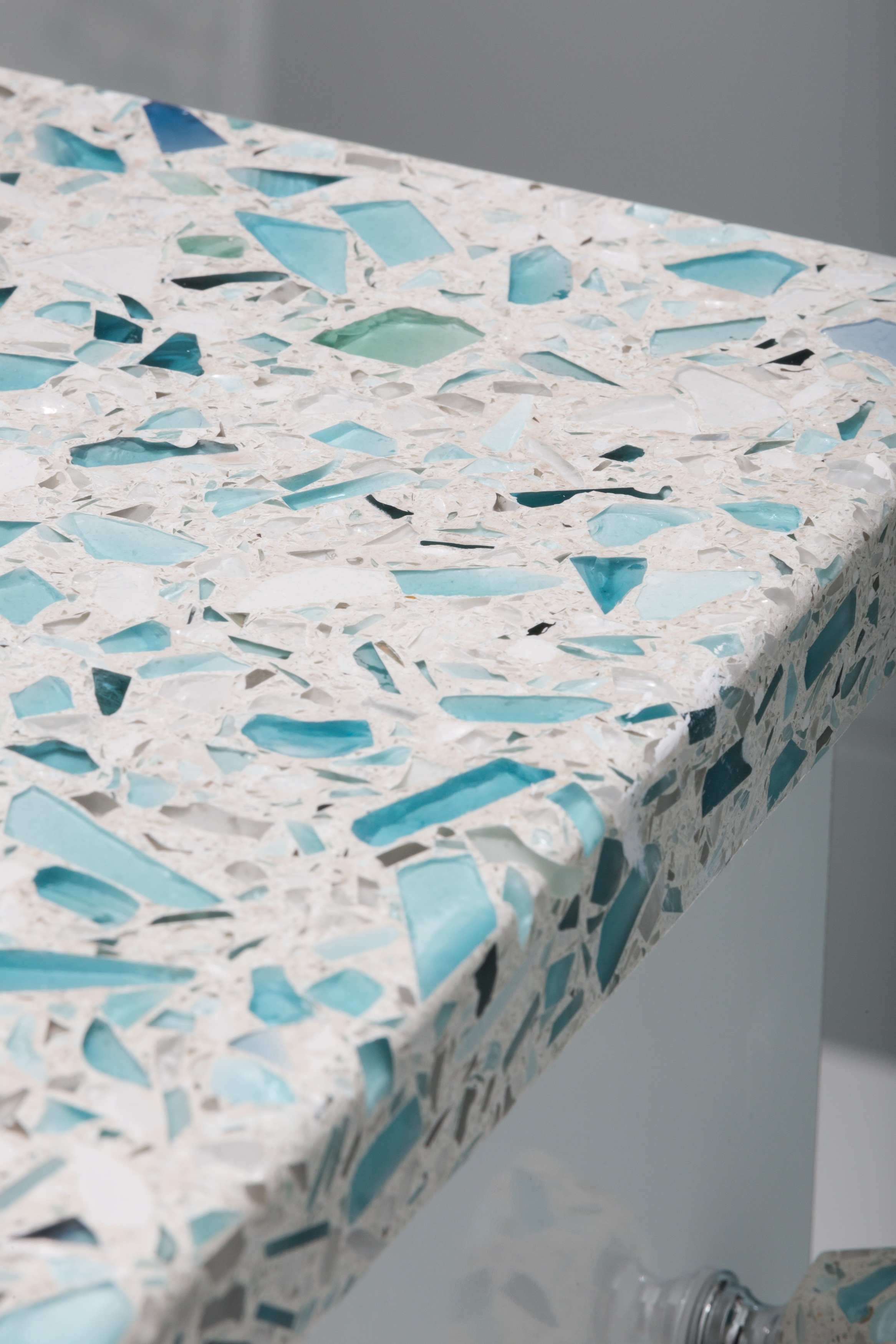 floating-blue-sea-pearl-finish-recycled-glass-countertop-vetrazzo